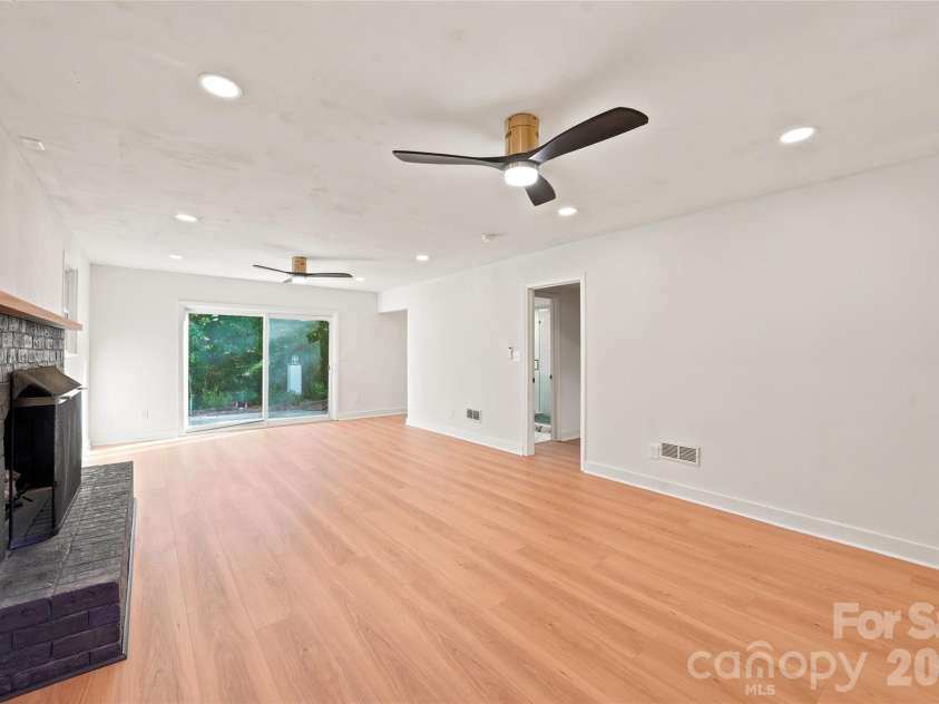7527 Gayle Avenue, Charlotte, NC 28212.  MLS# CAR4417540, YatesRealty ID 55415. 