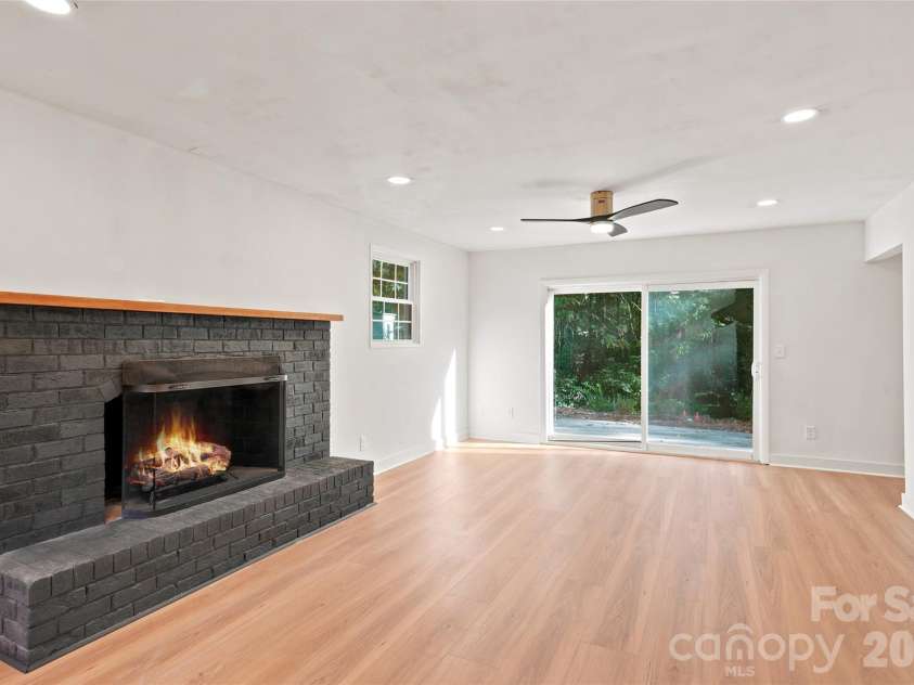 7527 Gayle Avenue, Charlotte, NC 28212.  MLS# CAR4417540, YatesRealty ID 55415. 