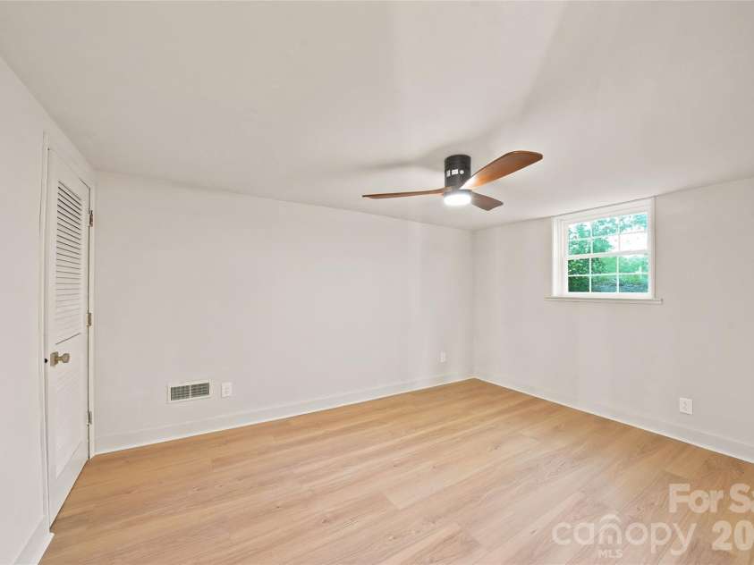 7527 Gayle Avenue, Charlotte, NC 28212.  MLS# CAR4417540, YatesRealty ID 55415. 