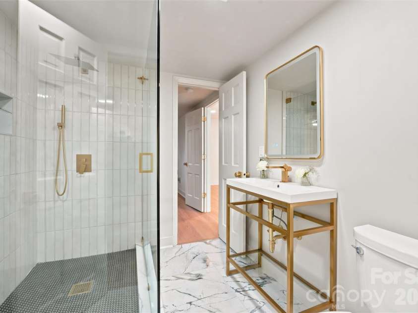 7527 Gayle Avenue, Charlotte, NC 28212.  MLS# CAR4417540, YatesRealty ID 55415. 