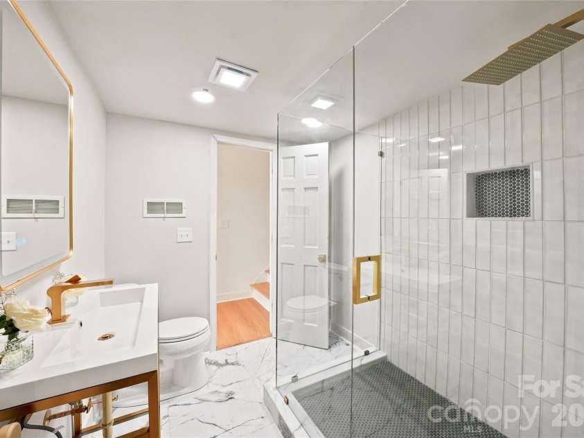 7527 Gayle Avenue, Charlotte, NC 28212.  MLS# CAR4417540, YatesRealty ID 55415. 