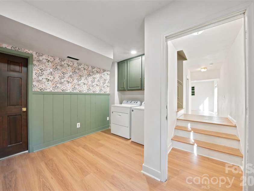 7527 Gayle Avenue, Charlotte, NC 28212.  MLS# CAR4417540, YatesRealty ID 55415. 