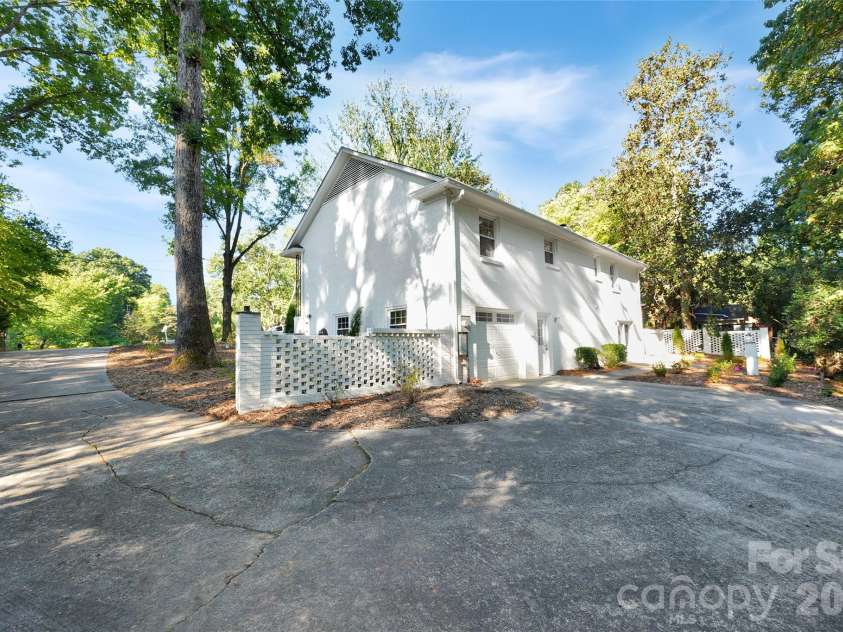 7527 Gayle Avenue, Charlotte, NC 28212.  MLS# CAR4417540, YatesRealty ID 55415. 
