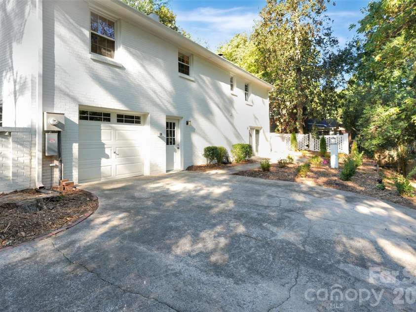 7527 Gayle Avenue, Charlotte, NC 28212.  MLS# CAR4417540, YatesRealty ID 55415. 