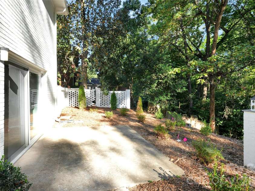 7527 Gayle Avenue, Charlotte, NC 28212.  MLS# CAR4417540, YatesRealty ID 55415. 