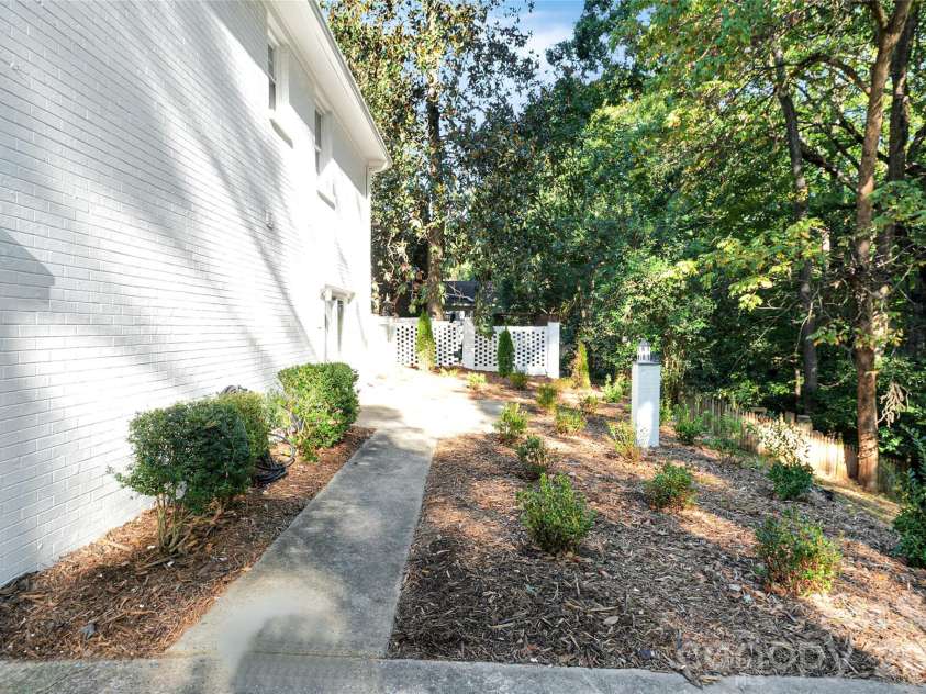 7527 Gayle Avenue, Charlotte, NC 28212.  MLS# CAR4417540, YatesRealty ID 55415. 