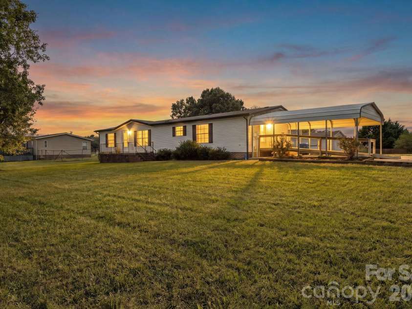 25 Lineside Drive, Stony Point, NC 28678.  MLS# CAR4383309, YatesRealty ID 55416. 