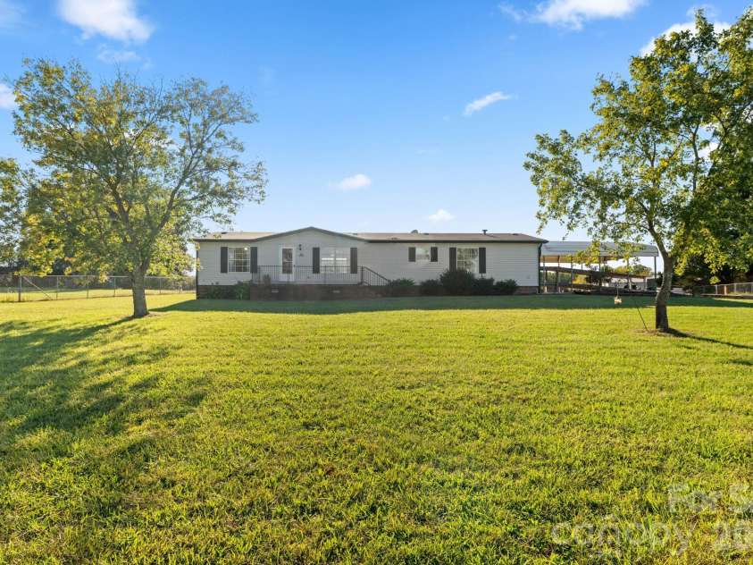 25 Lineside Drive, Stony Point, NC 28678.  MLS# CAR4383309, YatesRealty ID 55416. 