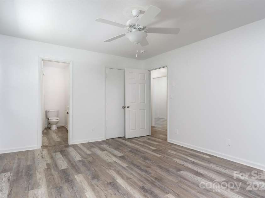 468 Deer Park Lake Road, Spruce Pine, NC 28777.  MLS# CAR4068097, YatesRealty ID 5542. 