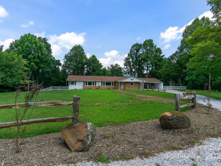 468 Deer Park Lake Road, Spruce Pine, NC 28777.  MLS# CAR4068097, YatesRealty ID 5542. 
