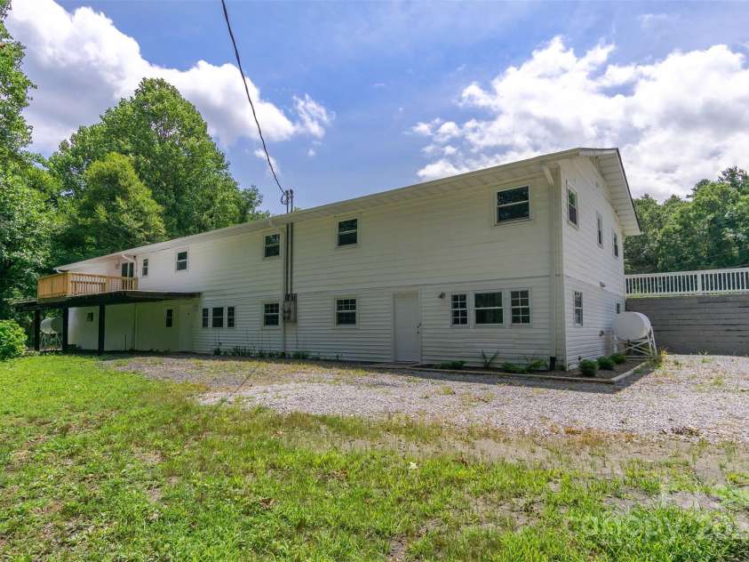 468 Deer Park Lake Road, Spruce Pine, NC 28777.  MLS# CAR4068097, YatesRealty ID 5542. 