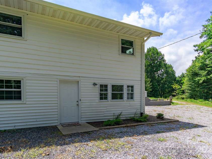 468 Deer Park Lake Road, Spruce Pine, NC 28777.  MLS# CAR4068097, YatesRealty ID 5542. 