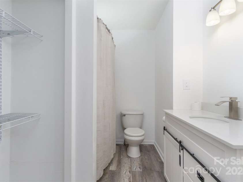 468 Deer Park Lake Road, Spruce Pine, NC 28777.  MLS# CAR4068097, YatesRealty ID 5542. Unit 1 Bathroom