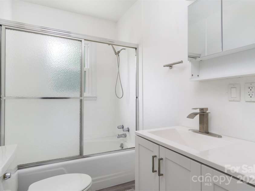 468 Deer Park Lake Road, Spruce Pine, NC 28777.  MLS# CAR4068097, YatesRealty ID 5542. Unit 2 Bathroom