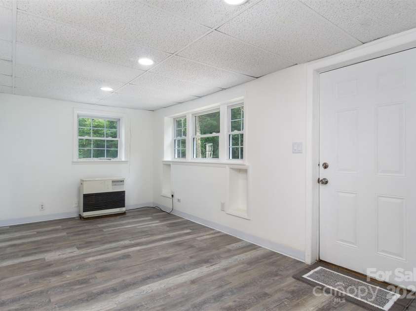 468 Deer Park Lake Road, Spruce Pine, NC 28777.  MLS# CAR4068097, YatesRealty ID 5542. Unit 3