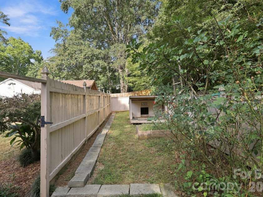 123 Hillside Avenue, Concord, NC 28025.  MLS# CAR4432576, YatesRealty ID 55421. Dog Park Fenced area