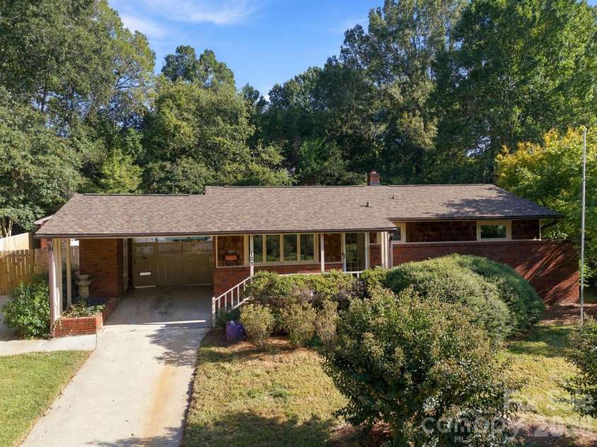 123 Hillside Avenue, Concord, NC 28025.  MLS# CAR4432576, YatesRealty ID 55421. Front of Home