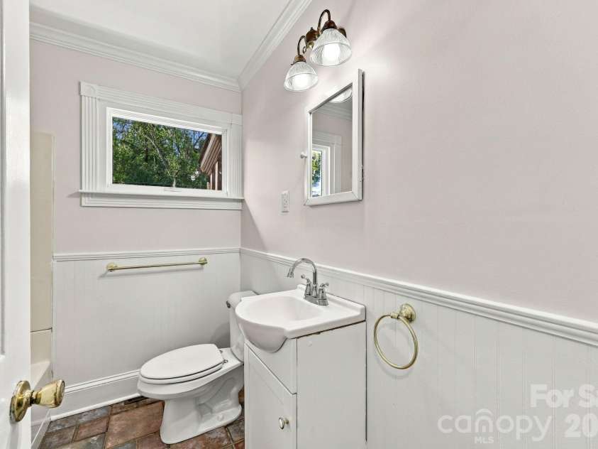 123 Hillside Avenue, Concord, NC 28025.  MLS# CAR4432576, YatesRealty ID 55421. Hallway Full Bath