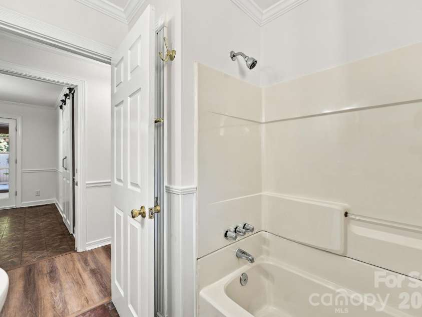 123 Hillside Avenue, Concord, NC 28025.  MLS# CAR4432576, YatesRealty ID 55421. Hallway Full Bath