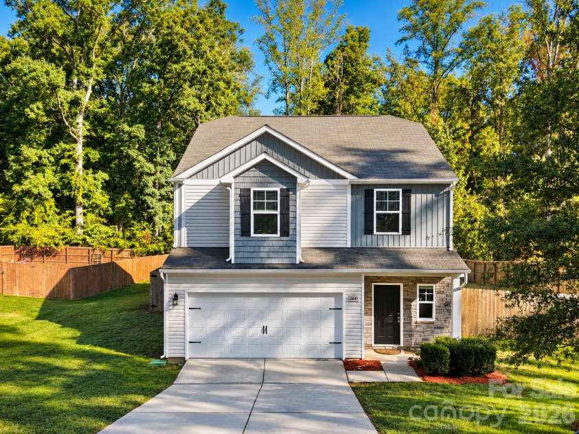 2647 Dellinger Drive, Charlotte, NC 28269.  MLS# CAR4426888, YatesRealty ID 55422. 
