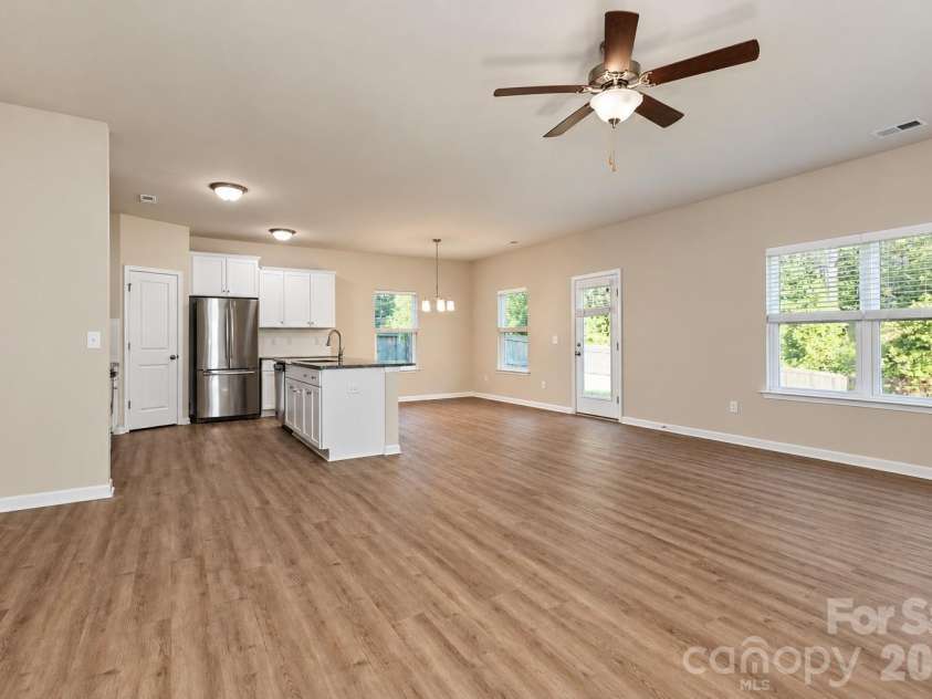 2647 Dellinger Drive, Charlotte, NC 28269.  MLS# CAR4426888, YatesRealty ID 55422. 