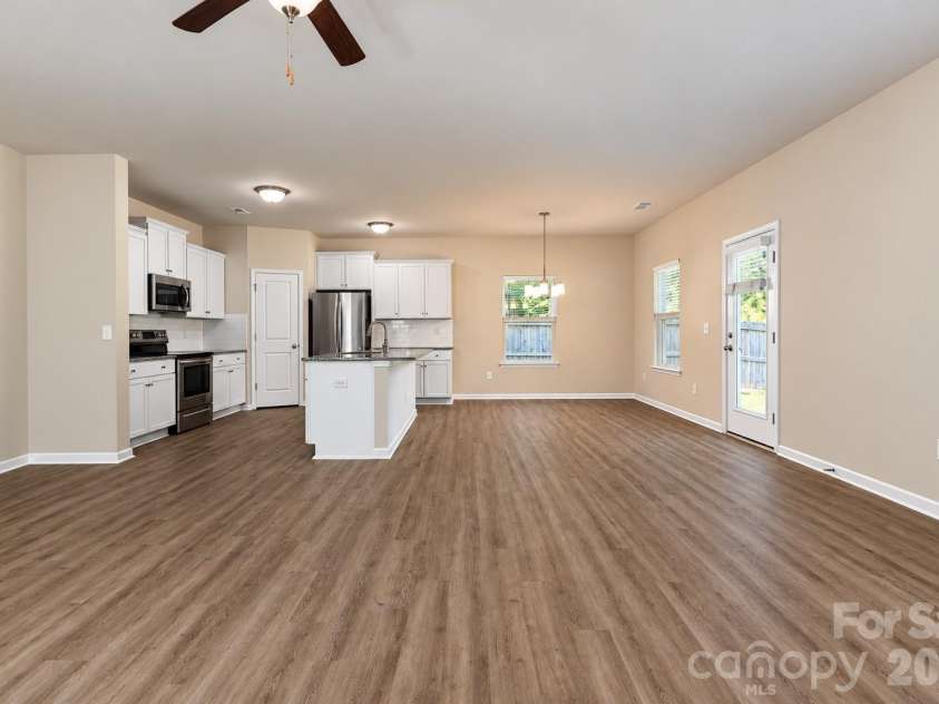 2647 Dellinger Drive, Charlotte, NC 28269.  MLS# CAR4426888, YatesRealty ID 55422. 