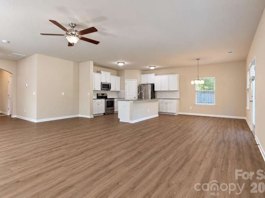 2647 Dellinger Drive, Charlotte, NC 28269.  MLS# CAR4426888, YatesRealty ID 55422. 