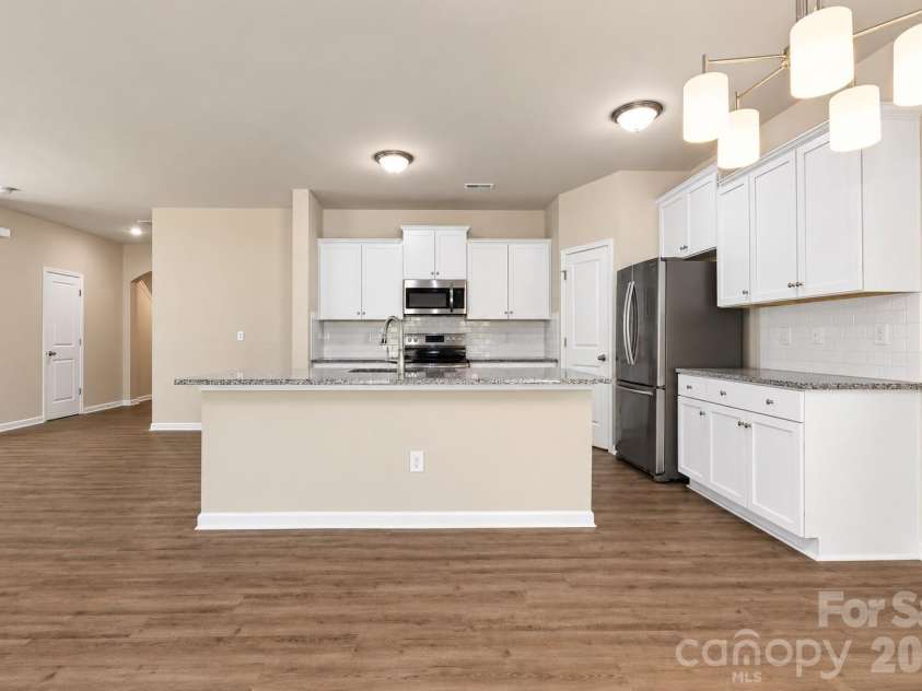 2647 Dellinger Drive, Charlotte, NC 28269.  MLS# CAR4426888, YatesRealty ID 55422. 