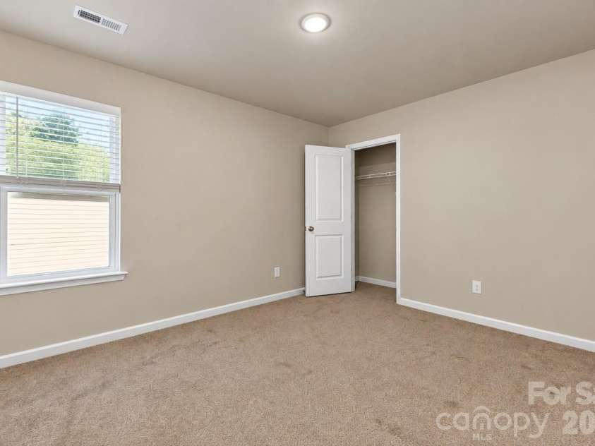 2647 Dellinger Drive, Charlotte, NC 28269.  MLS# CAR4426888, YatesRealty ID 55422. 
