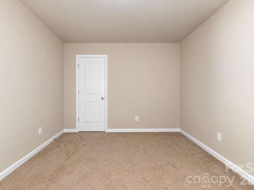 2647 Dellinger Drive, Charlotte, NC 28269.  MLS# CAR4426888, YatesRealty ID 55422. 