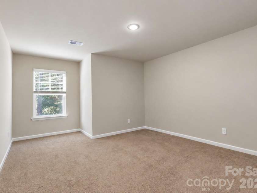 2647 Dellinger Drive, Charlotte, NC 28269.  MLS# CAR4426888, YatesRealty ID 55422. 