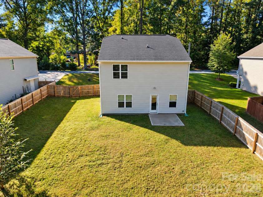 2647 Dellinger Drive, Charlotte, NC 28269.  MLS# CAR4426888, YatesRealty ID 55422. 