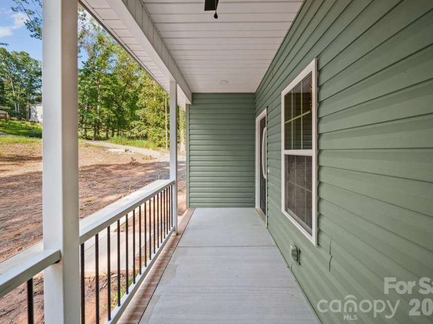 1635 Rollingwood Drive, Kannapolis, NC 28081.  MLS# CAR4425158, YatesRealty ID 55423. 