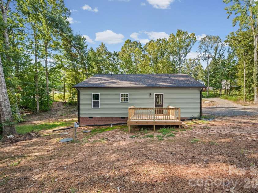 1635 Rollingwood Drive, Kannapolis, NC 28081.  MLS# CAR4425158, YatesRealty ID 55423. 