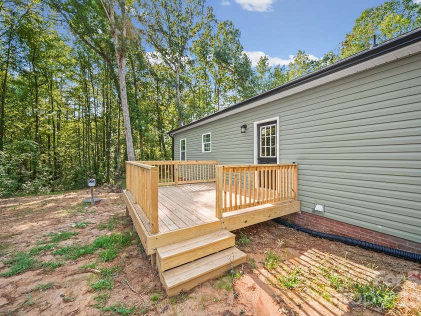 1635 Rollingwood Drive, Kannapolis, NC 28081.  MLS# CAR4425158, YatesRealty ID 55423. 