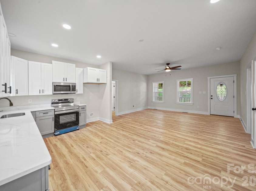 1635 Rollingwood Drive, Kannapolis, NC 28081.  MLS# CAR4425158, YatesRealty ID 55423. 