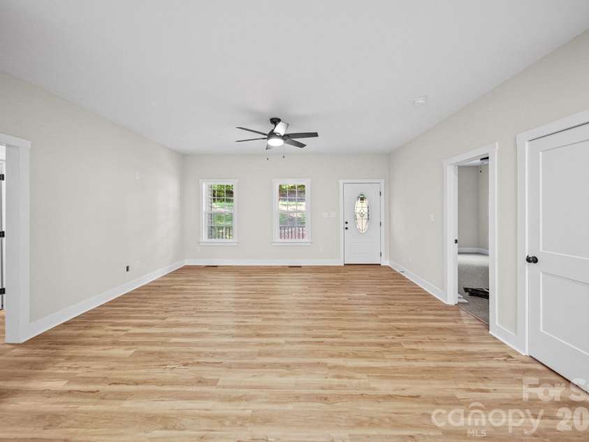 1635 Rollingwood Drive, Kannapolis, NC 28081.  MLS# CAR4425158, YatesRealty ID 55423. 