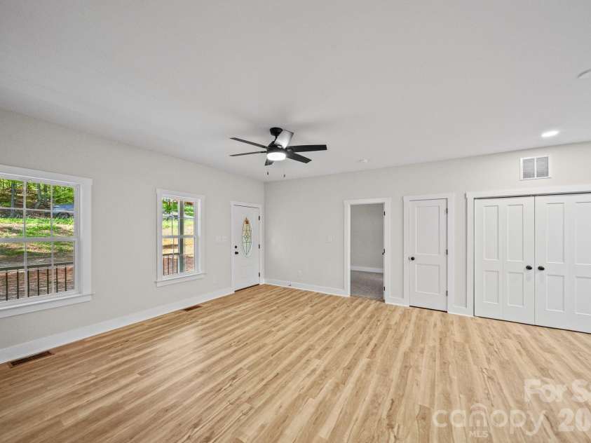 1635 Rollingwood Drive, Kannapolis, NC 28081.  MLS# CAR4425158, YatesRealty ID 55423. 