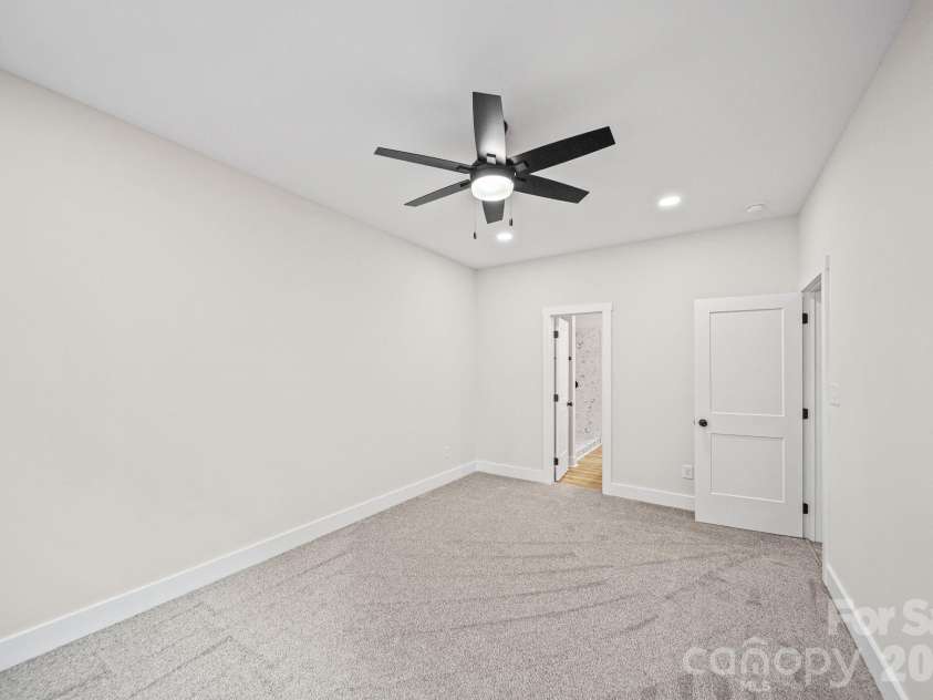 1635 Rollingwood Drive, Kannapolis, NC 28081.  MLS# CAR4425158, YatesRealty ID 55423. 