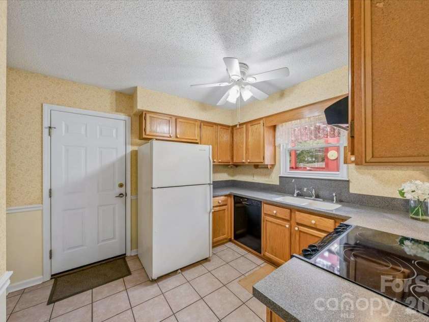8544 Indian Summer Trail, Harrisburg, NC 28075.  MLS# CAR4431680, YatesRealty ID 55426. Kitchen
