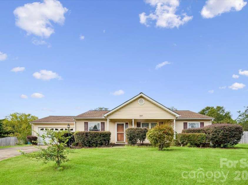 8544 Indian Summer Trail, Harrisburg, NC 28075.  MLS# CAR4431680, YatesRealty ID 55426. Welcome Home!