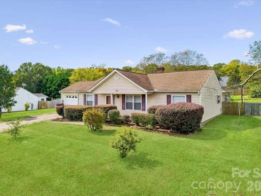 8544 Indian Summer Trail, Harrisburg, NC 28075.  MLS# CAR4431680, YatesRealty ID 55426. Welcome Home!