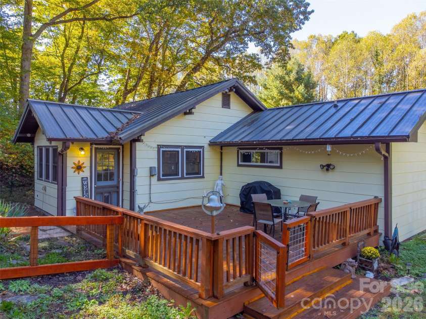 152 Mills Branch Road, Sylva, NC 28779.  MLS# CAR4430886, YatesRealty ID 55427. 