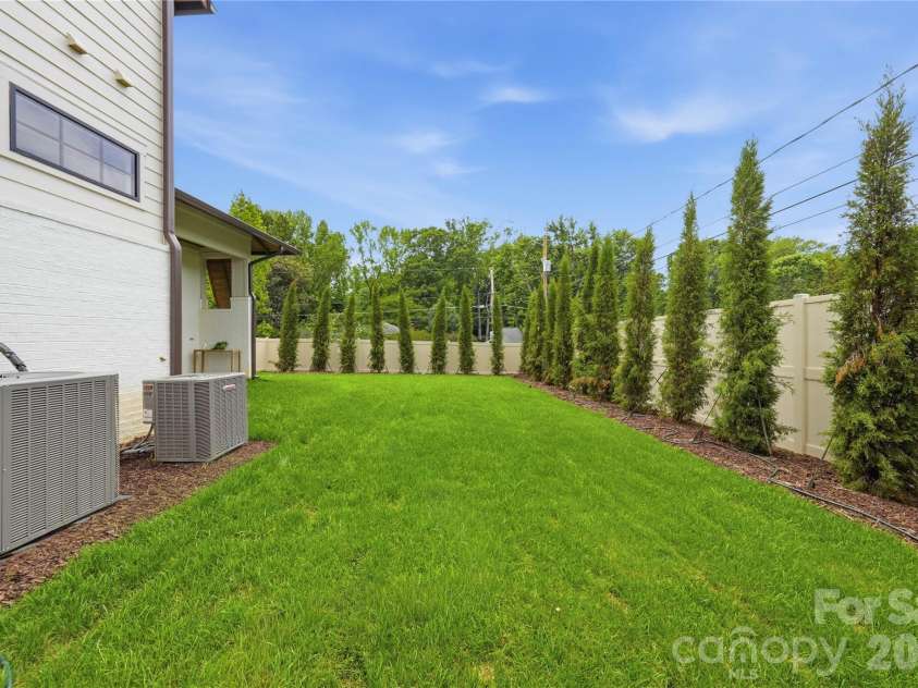 1205 Jersey Lane, Charlotte, NC 28209.  MLS# CAR4432667, YatesRealty ID 55429. 