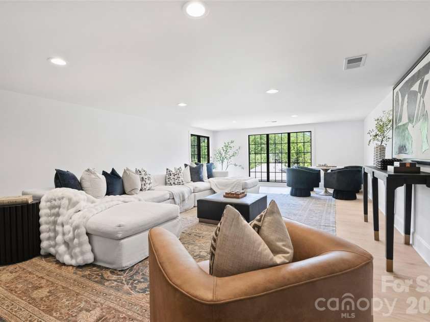 1205 Jersey Lane, Charlotte, NC 28209.  MLS# CAR4432667, YatesRealty ID 55429. Bonus room