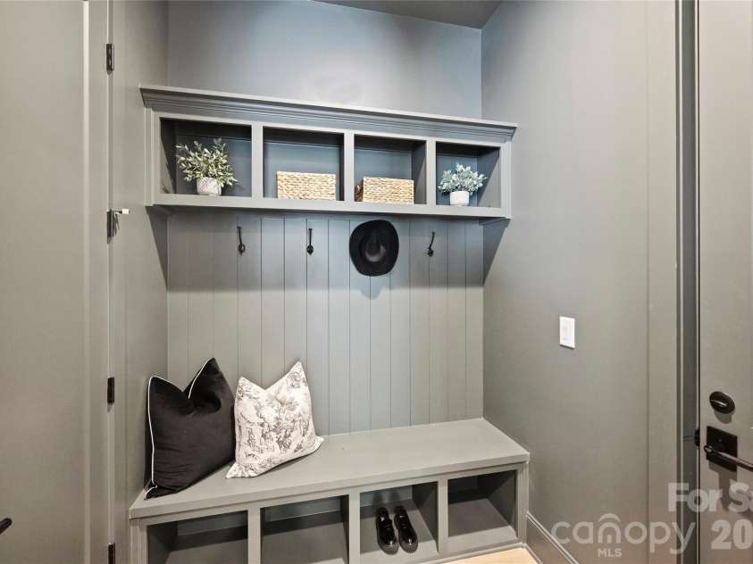 1205 Jersey Lane, Charlotte, NC 28209.  MLS# CAR4432667, YatesRealty ID 55429. Drop zone