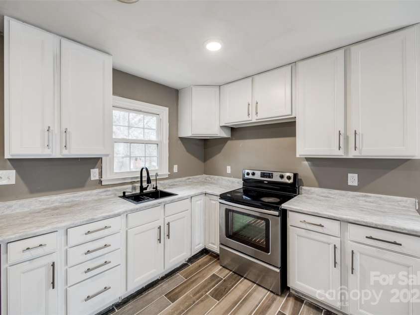 113 Galilean Road, York, SC 29745.  MLS# CAR4228335, YatesRealty ID 5543. 
