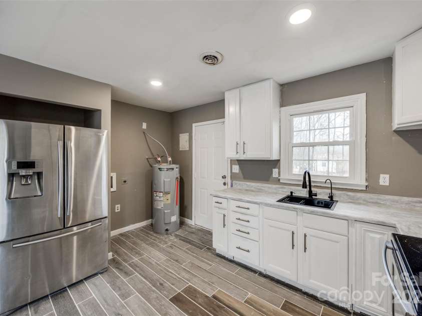 113 Galilean Road, York, SC 29745.  MLS# CAR4228335, YatesRealty ID 5543. 