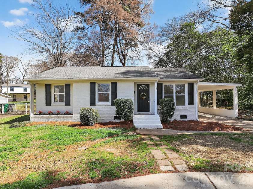 1234 Clanton Road, Charlotte, NC 28217.  MLS# CAR4356474, YatesRealty ID 5543. 