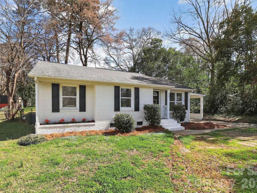 1234 Clanton Road, Charlotte, NC 28217.  MLS# CAR4356474, YatesRealty ID 5543. 